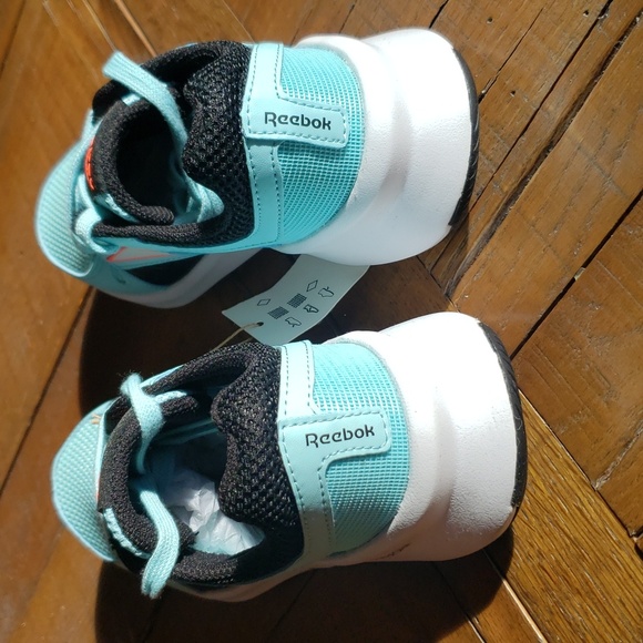 Reebok Woman’s Advanced Trainer. Digital Glow. Fuel foam. - Picture 7 of 8